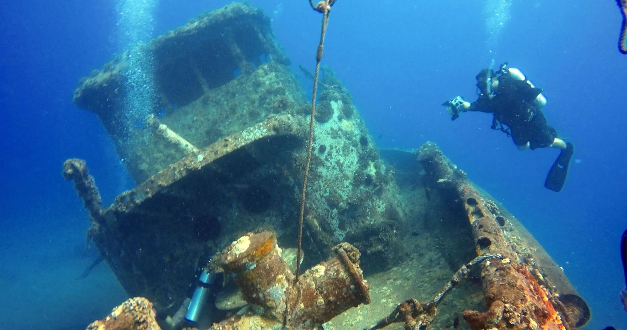 Tank ShipWrecks And Coral Reef Boat Dive